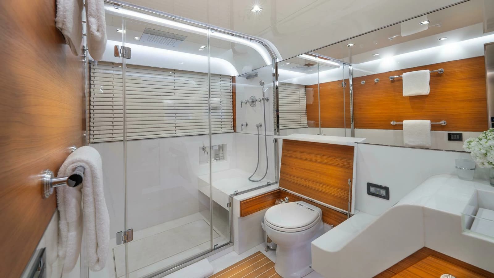2017 Mangusta Oceano 42 - Photo 42