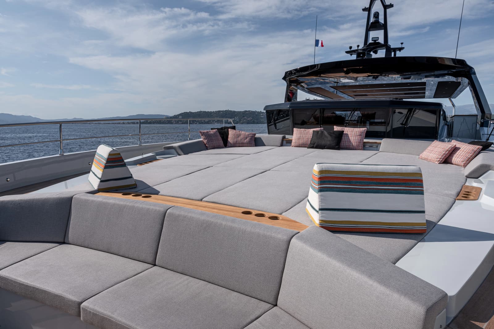 2026 Numarine 30XP - Photo 8