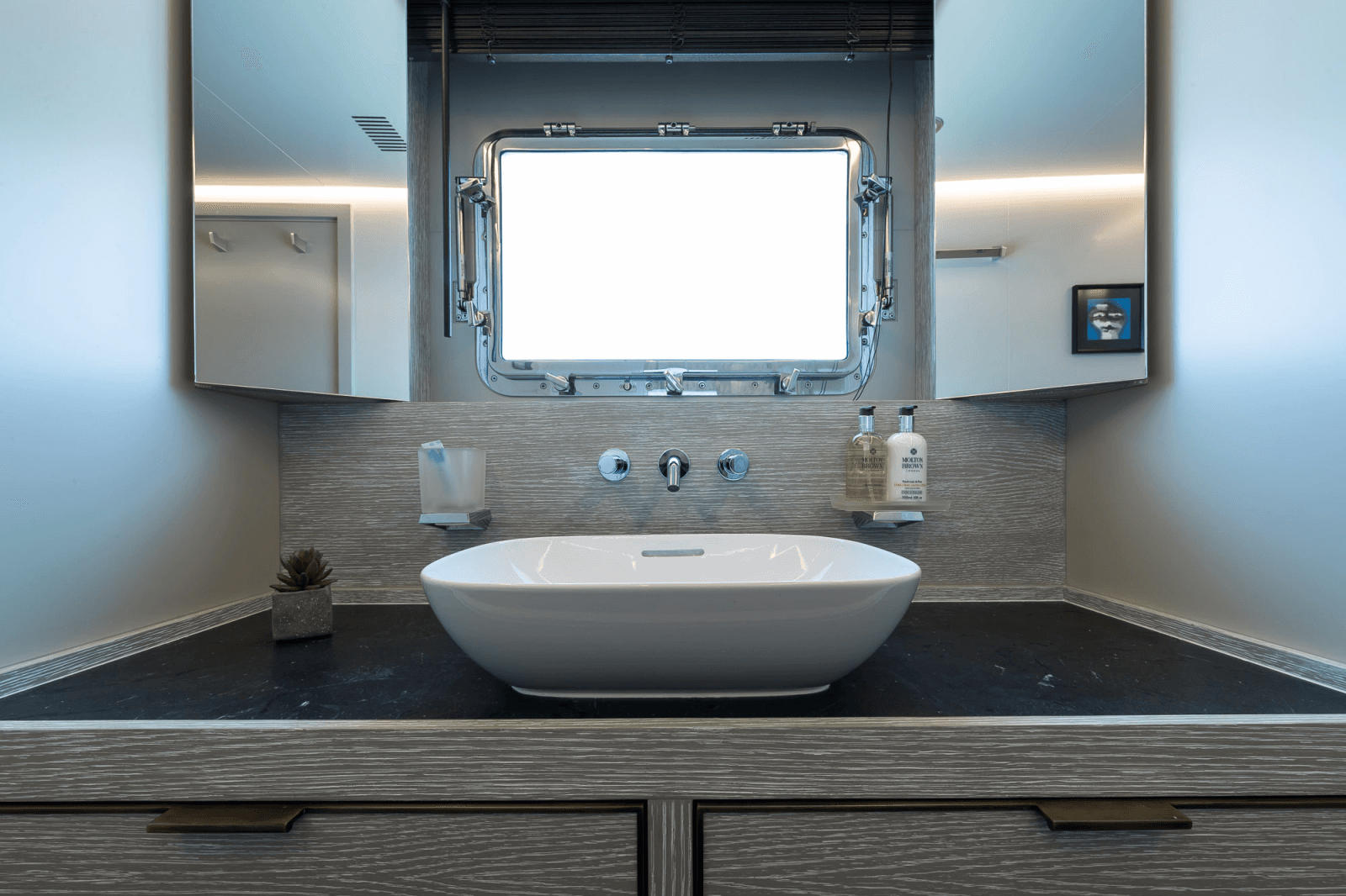 2027 Numarine 32XP - Photo 29