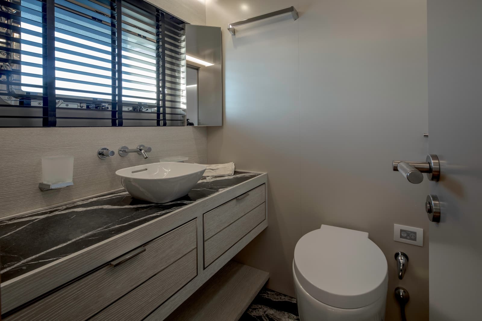 2027 Numarine 32XP - Photo 88