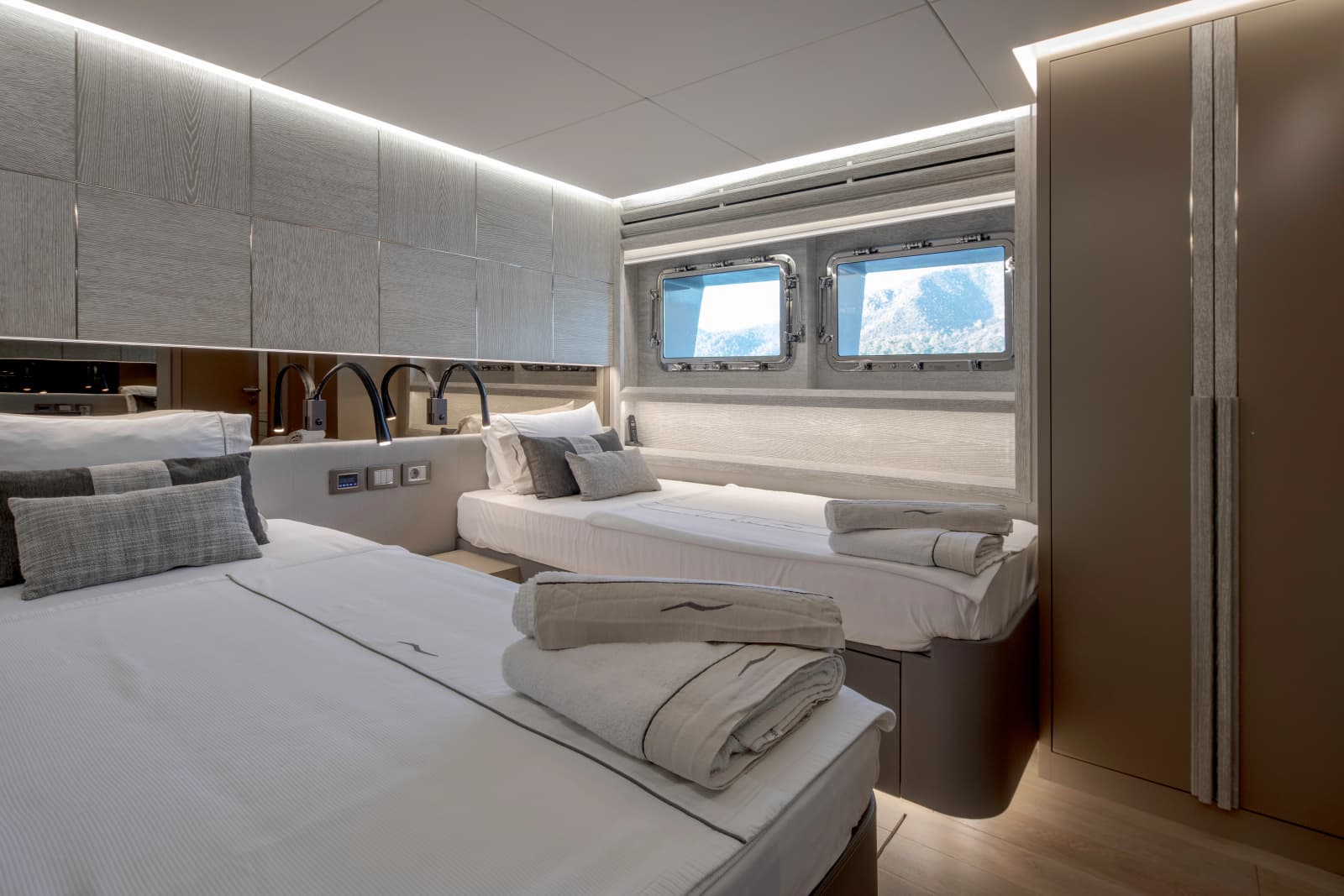 2027 Numarine 32XP - Photo 87