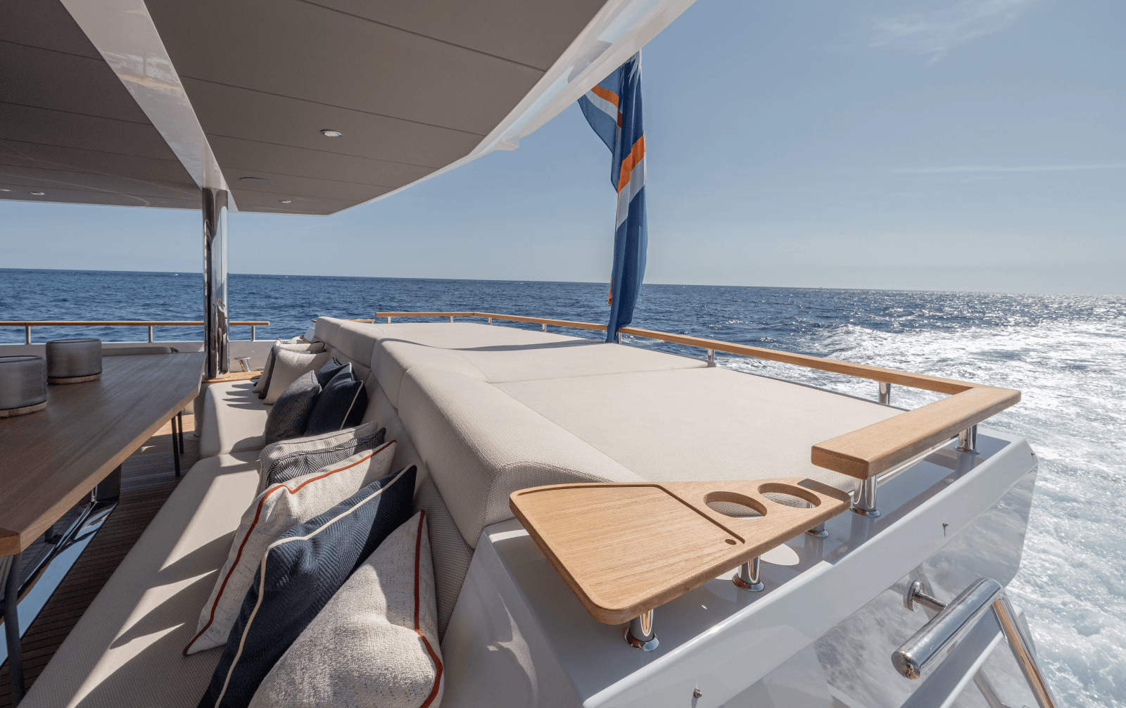 2027 Numarine 37XP - Photo 5