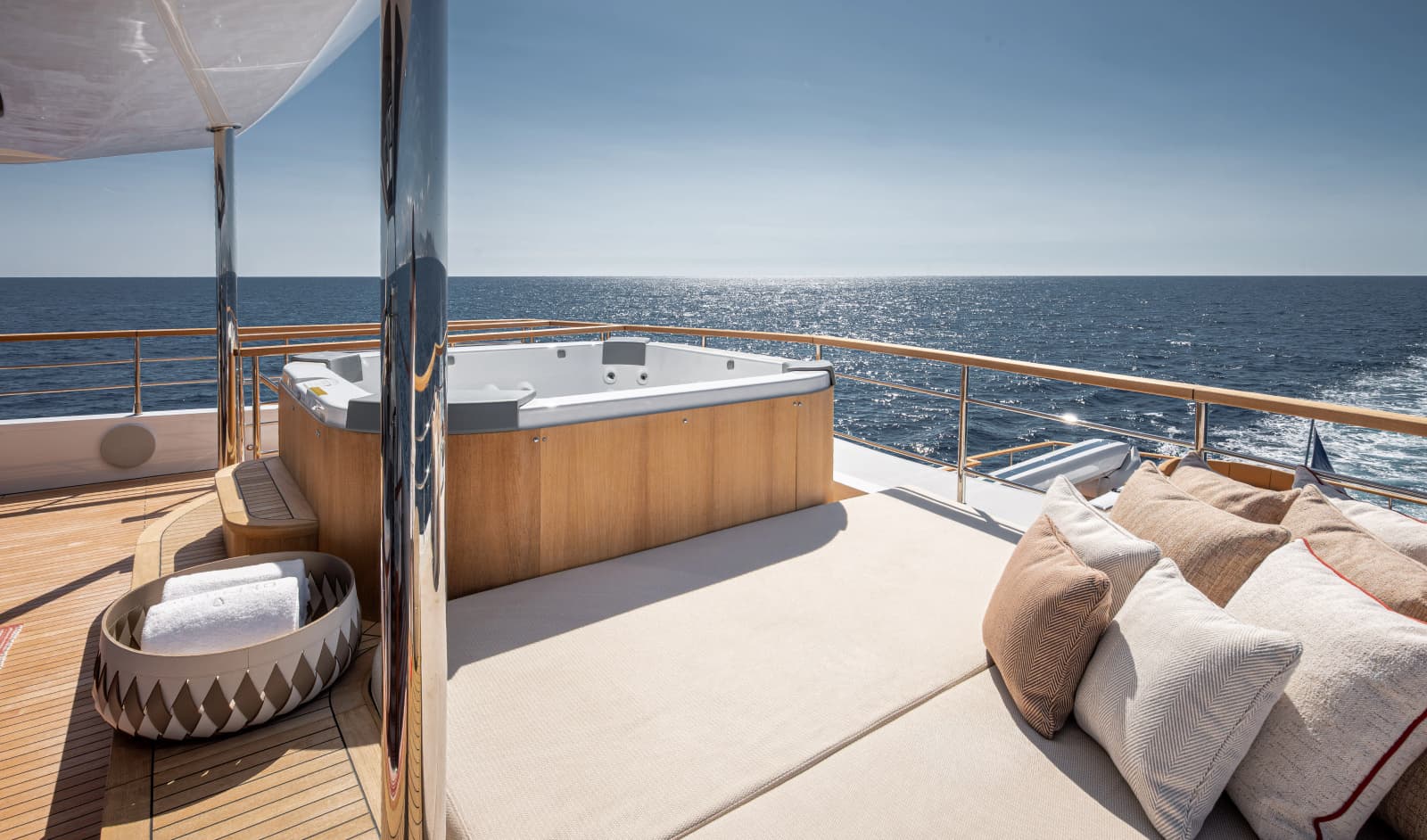 2027 Numarine 37XP - Photo 34