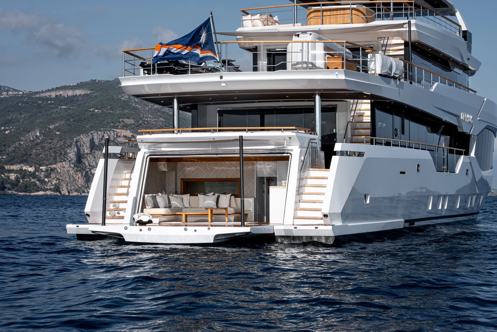 2027 Numarine 37XP - Photo 3