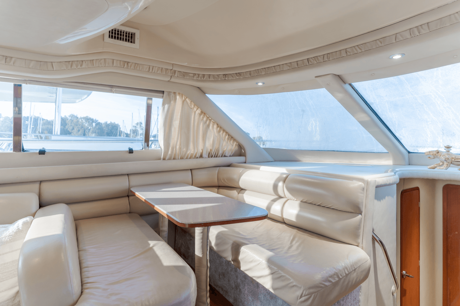 1998 Sea Ray 480 Sedan Bridge - Photo 25