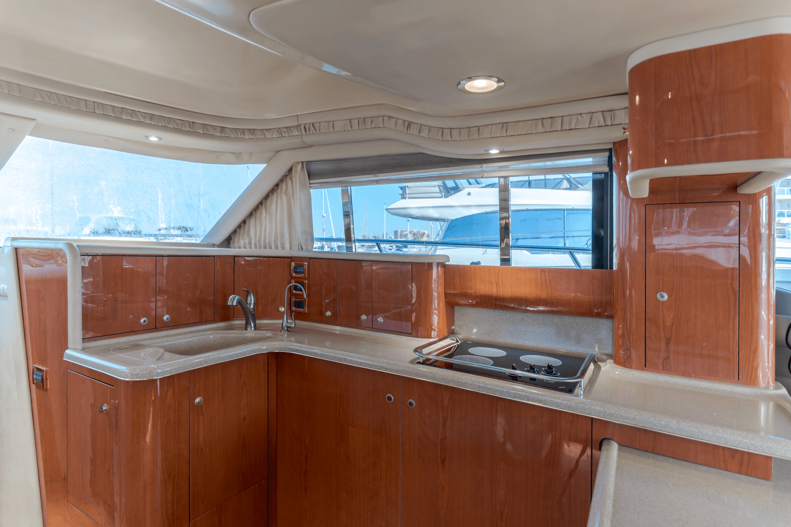 1998 Sea Ray 480 Sedan Bridge - Photo 24