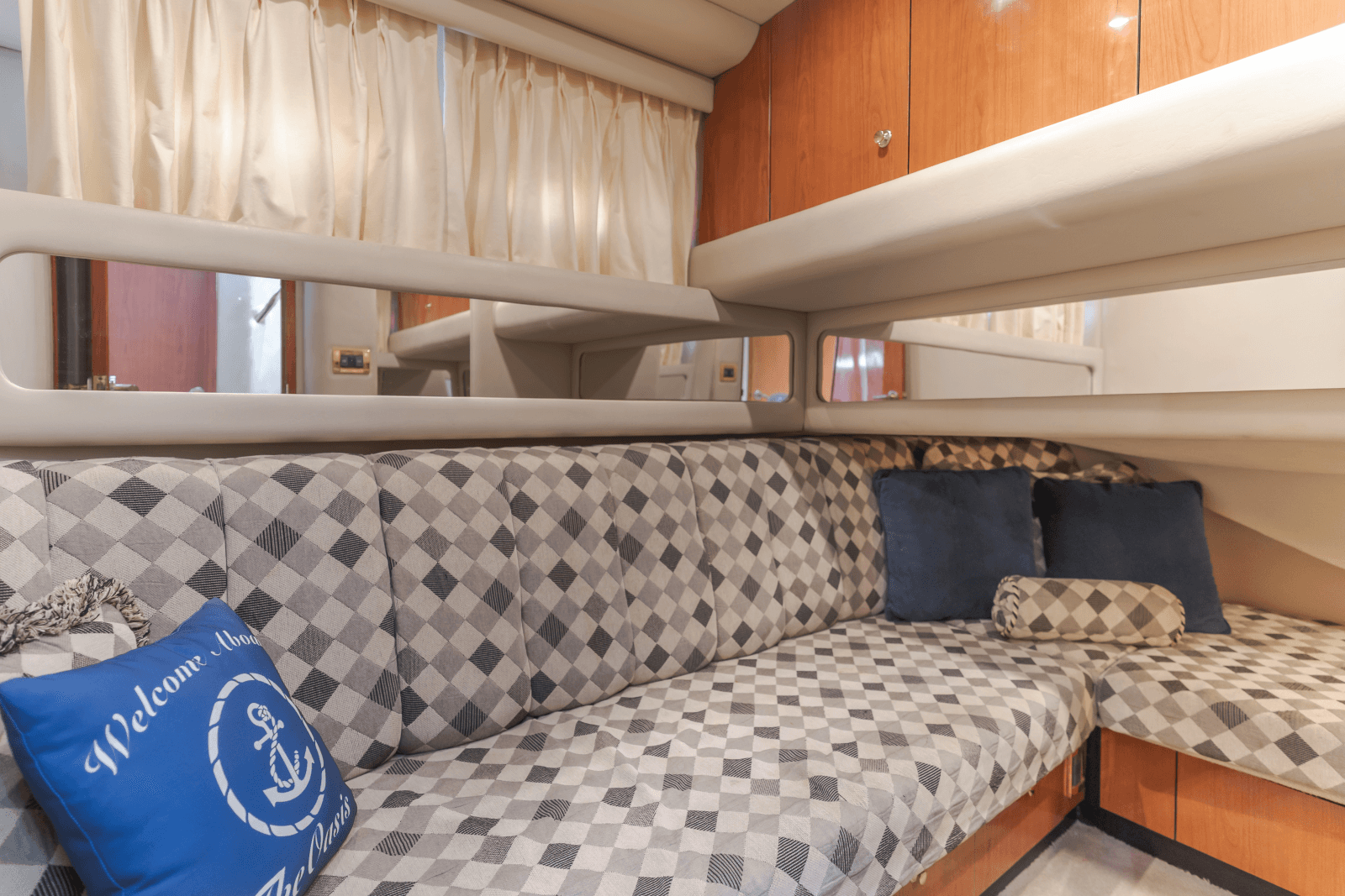 1998 Sea Ray 480 Sedan Bridge - Photo 32