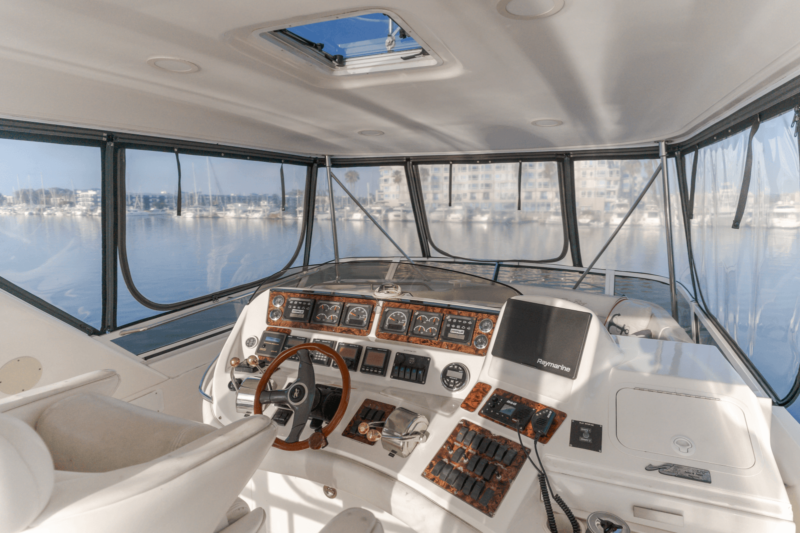 1998 Sea Ray 480 Sedan Bridge - Photo 15