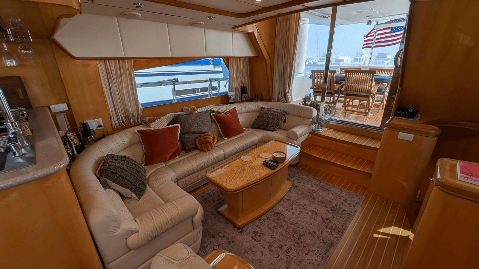 2004 Johnson Motor Yacht - Photo 45