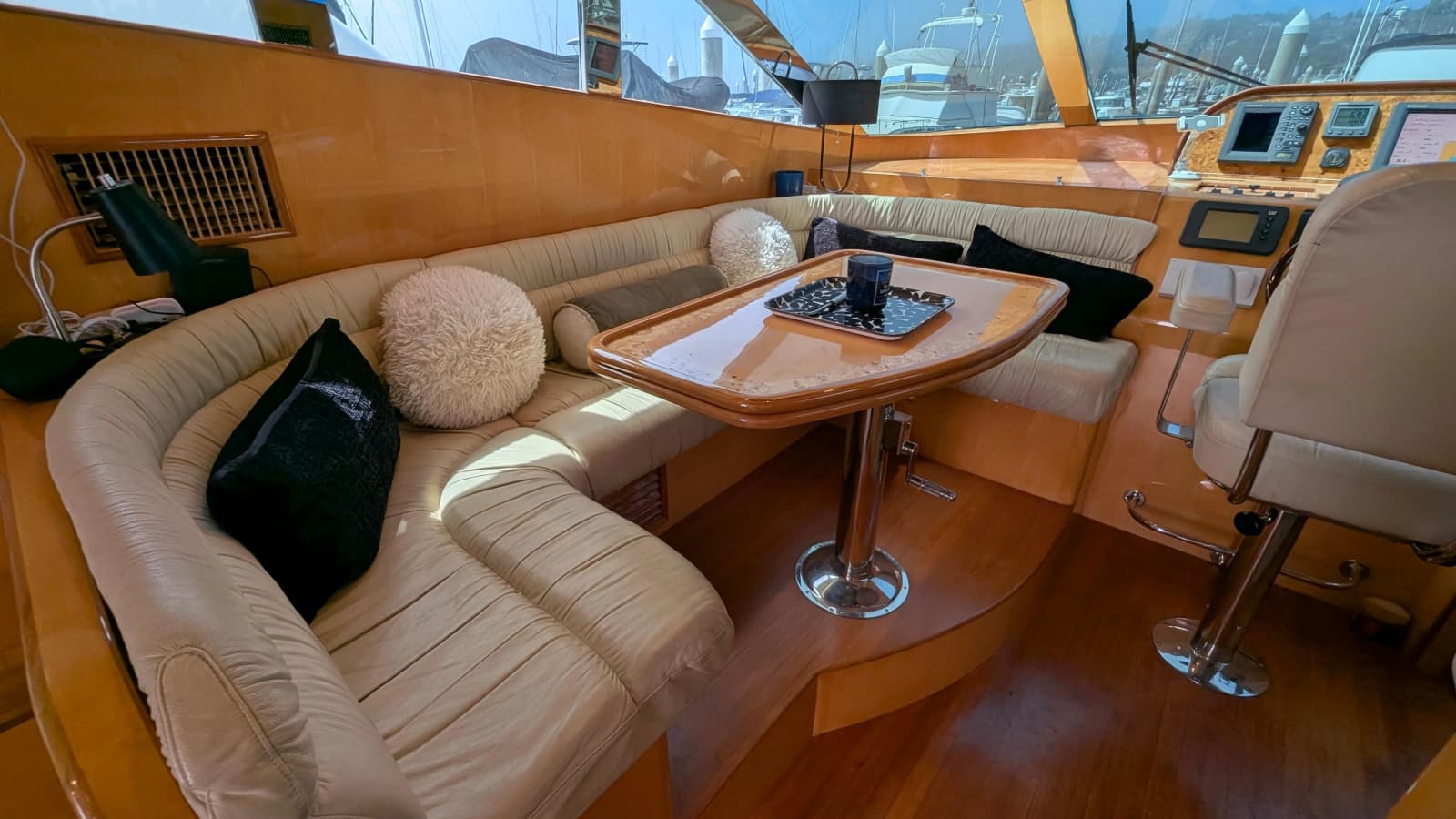 2004 Johnson Motor Yacht - Photo 36