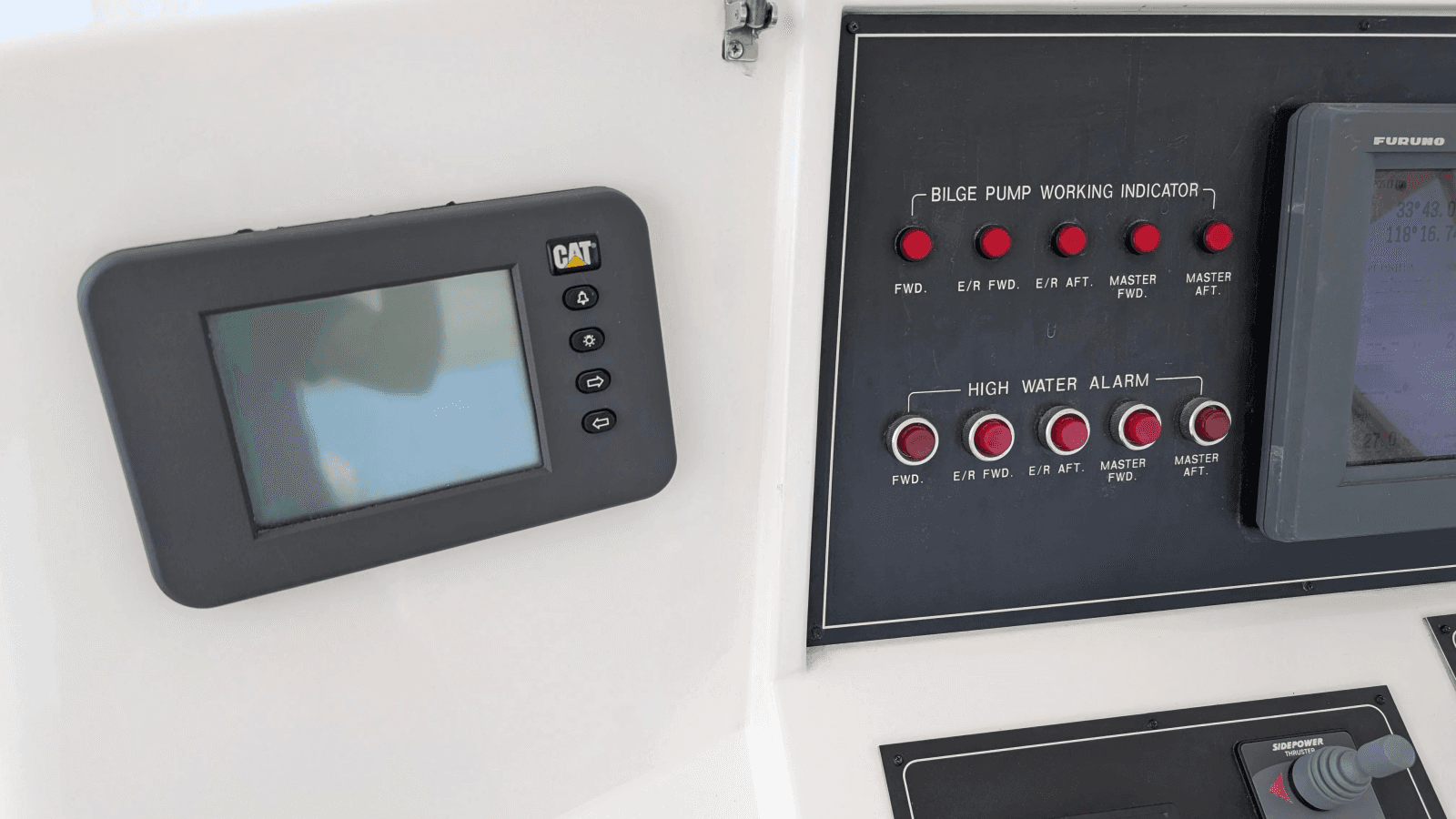 2004 Johnson Motor Yacht - Photo 25
