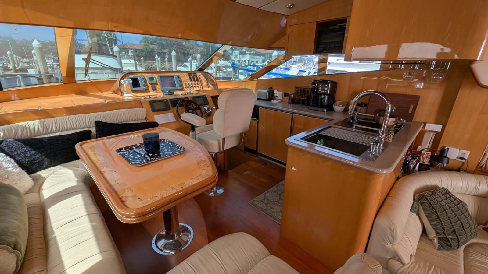 2004 Johnson Motor Yacht - Photo 38