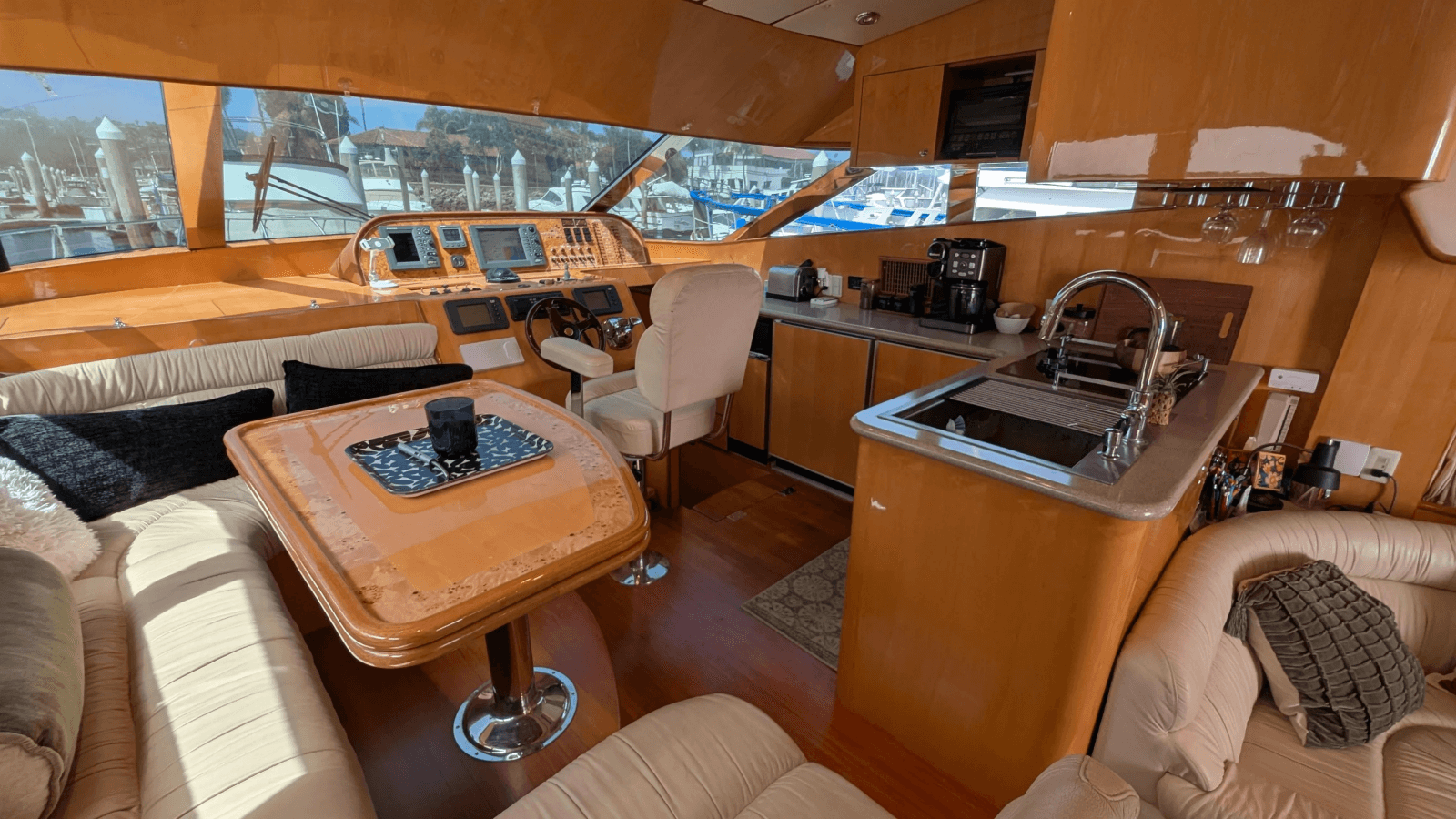 2004 Johnson Motor Yacht - Photo 38