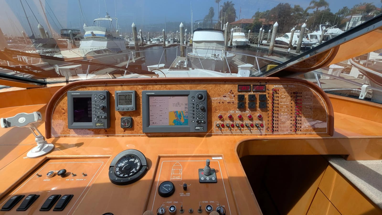 2004 Johnson Motor Yacht - Photo 30