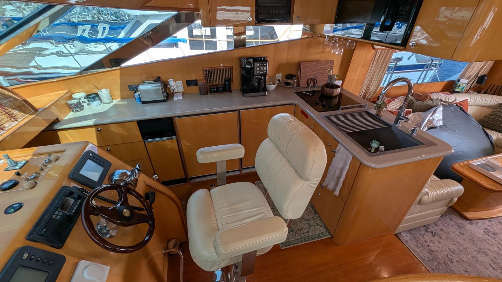 2004 Johnson Motor Yacht - Photo 39
