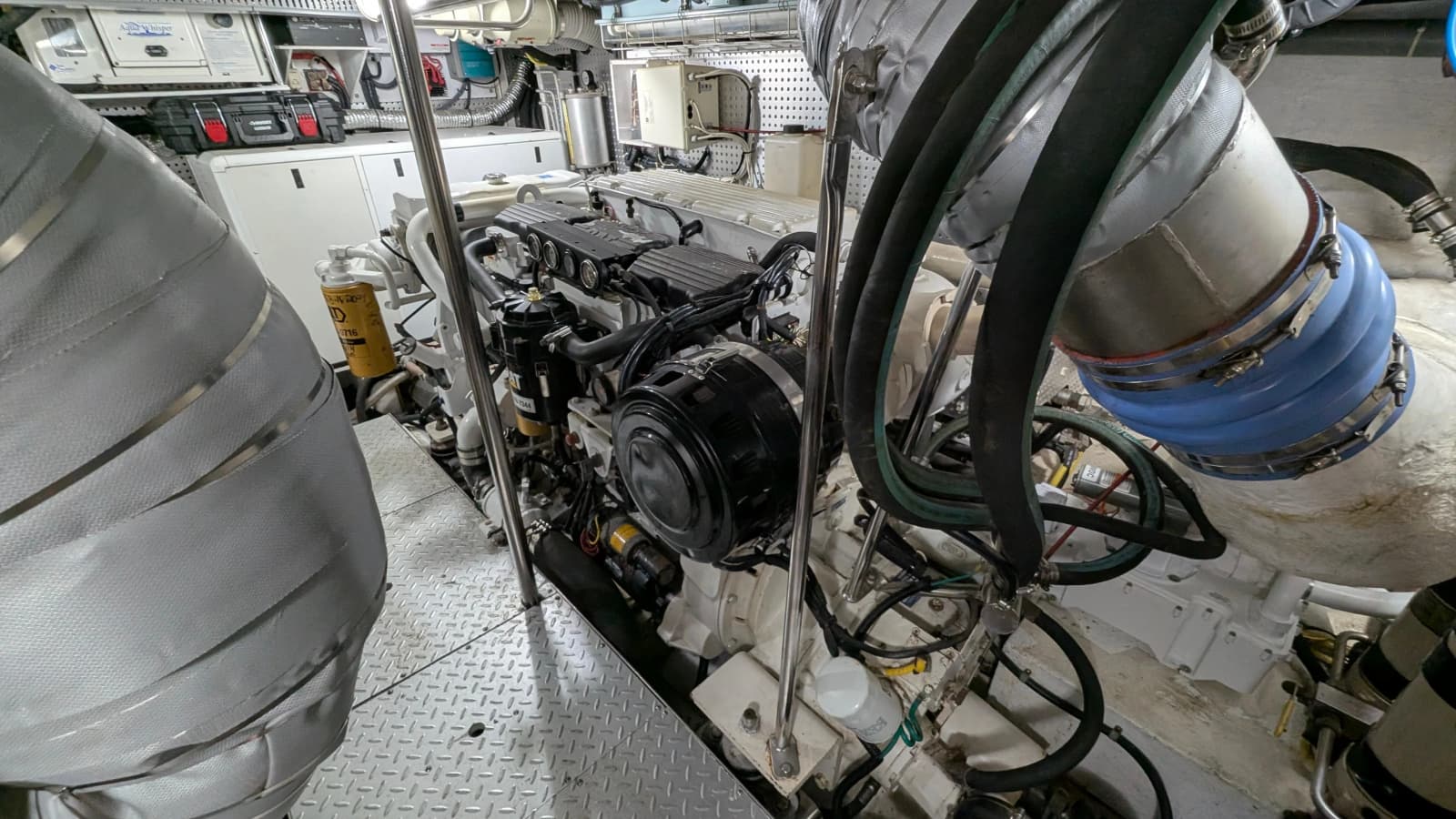 2004 Johnson Motor Yacht - Photo 66