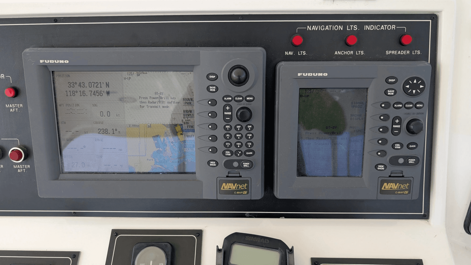 2004 Johnson Motor Yacht - Photo 24