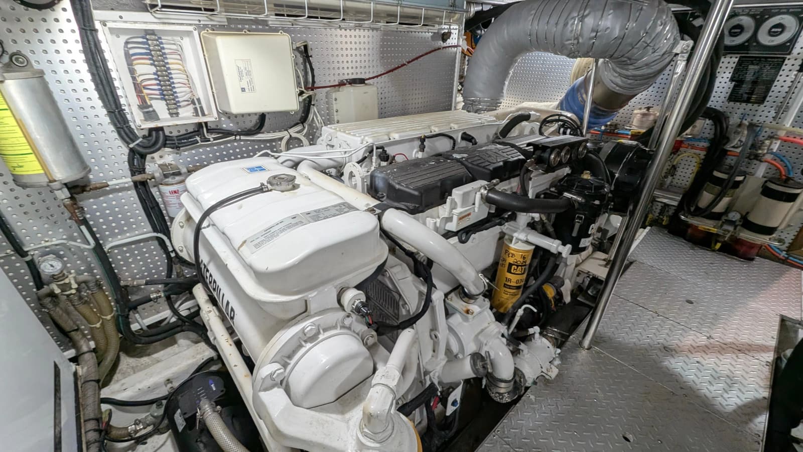 2004 Johnson Motor Yacht - Photo 72