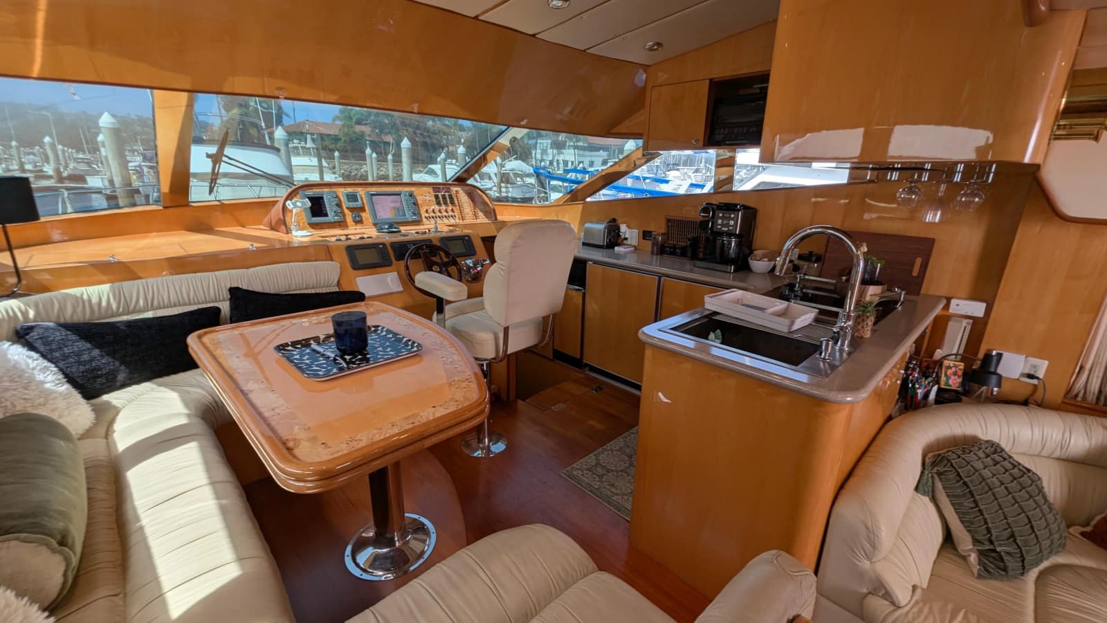 2004 Johnson Motor Yacht - Photo 37