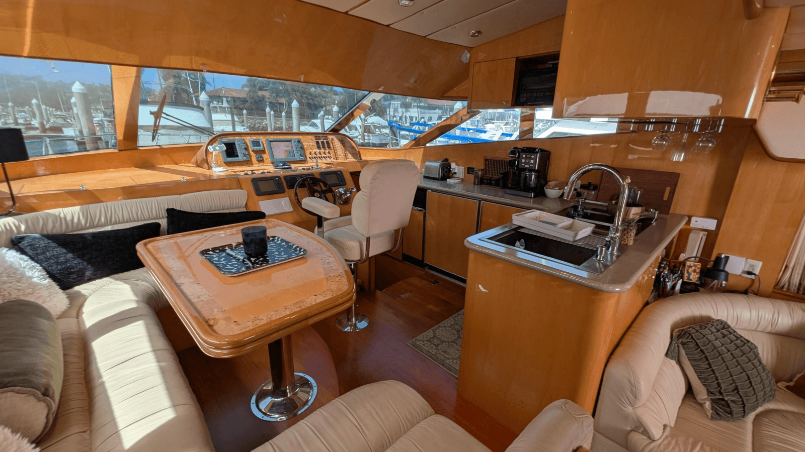 2004 Johnson Motor Yacht - Photo 37