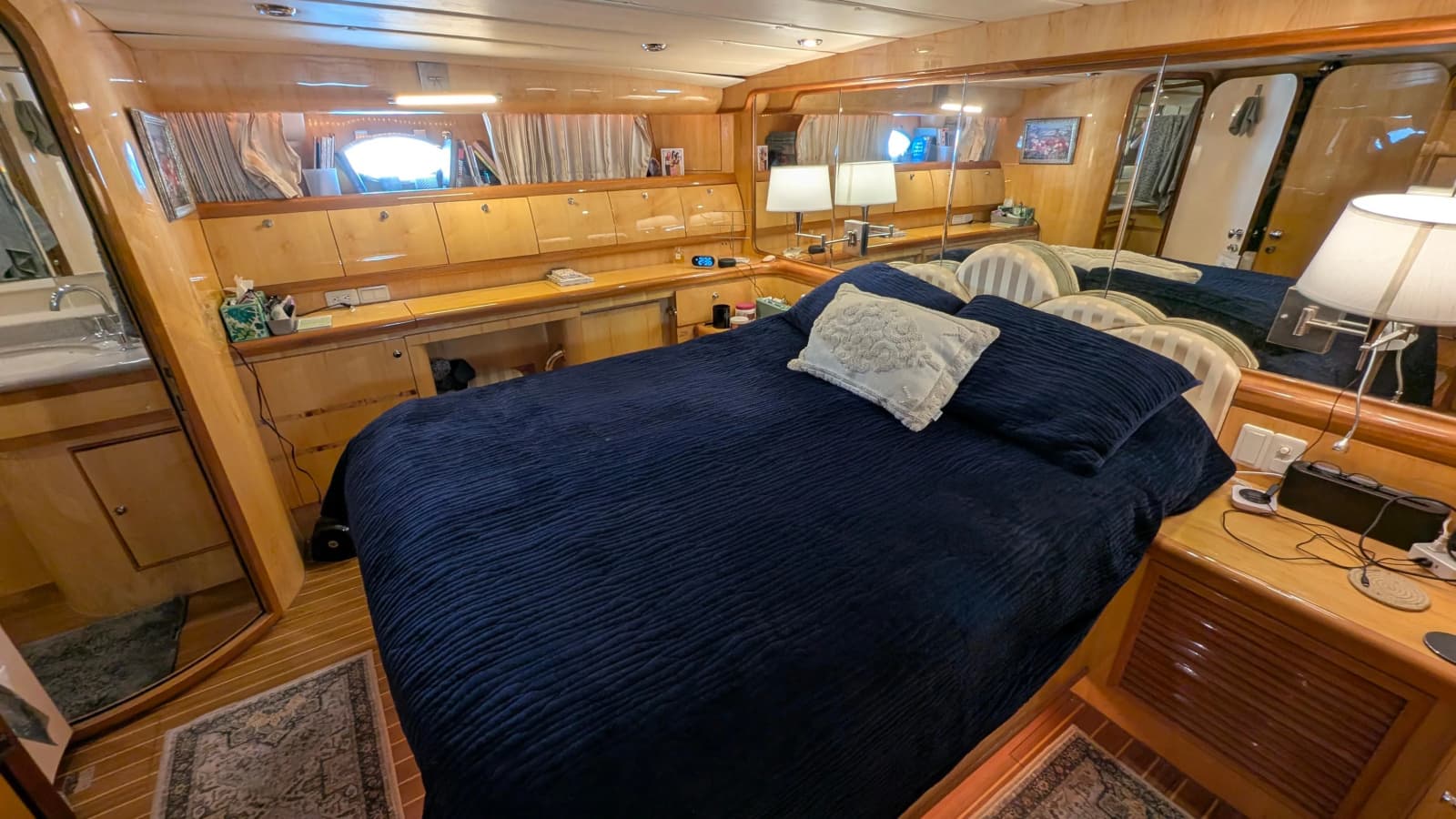 2004 Johnson Motor Yacht - Photo 64