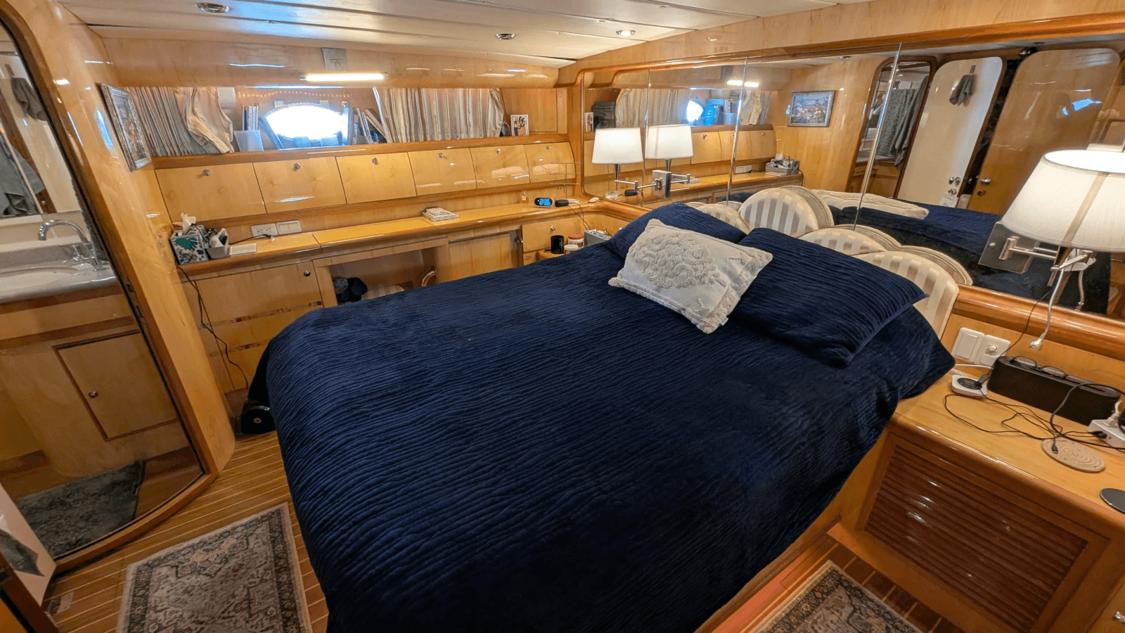 2004 Johnson Motor Yacht - Photo 64