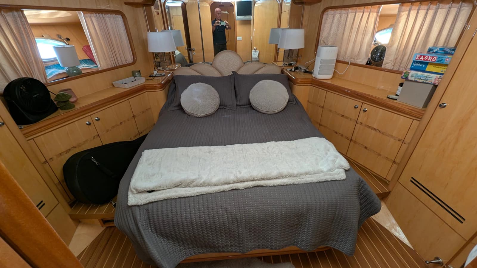 2004 Johnson Motor Yacht - Photo 55