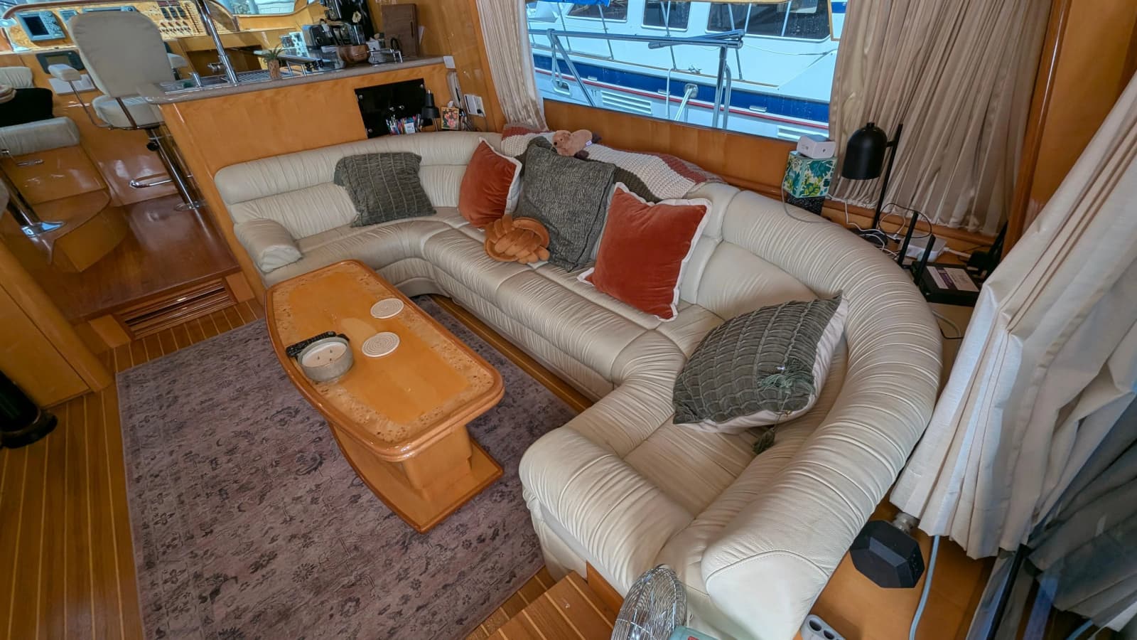2004 Johnson Motor Yacht - Photo 46