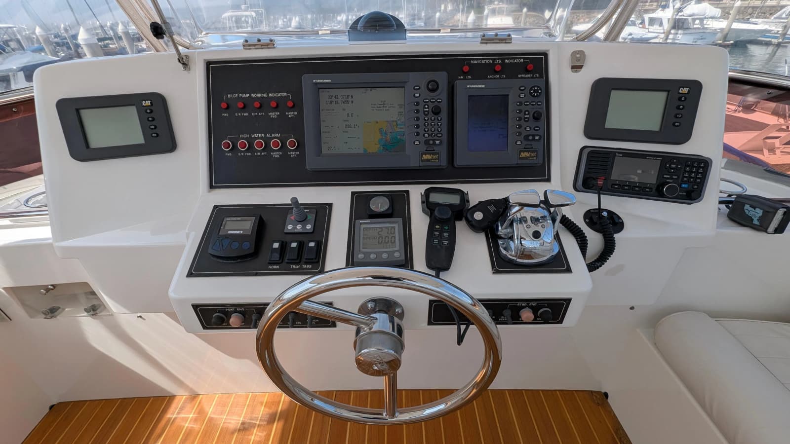 2004 Johnson Motor Yacht - Photo 22