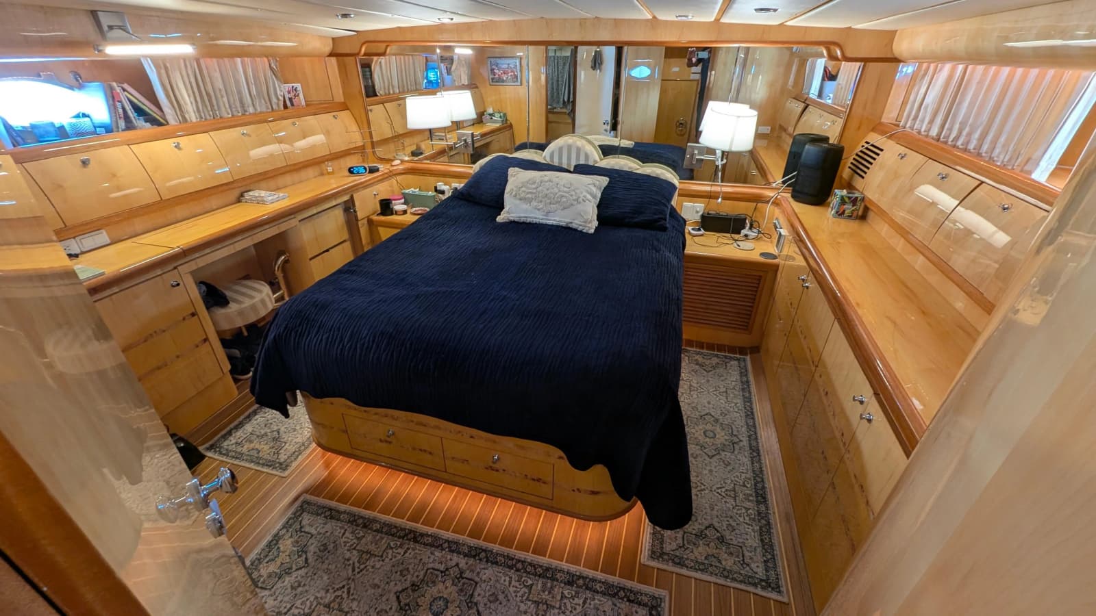 2004 Johnson Motor Yacht - Photo 63
