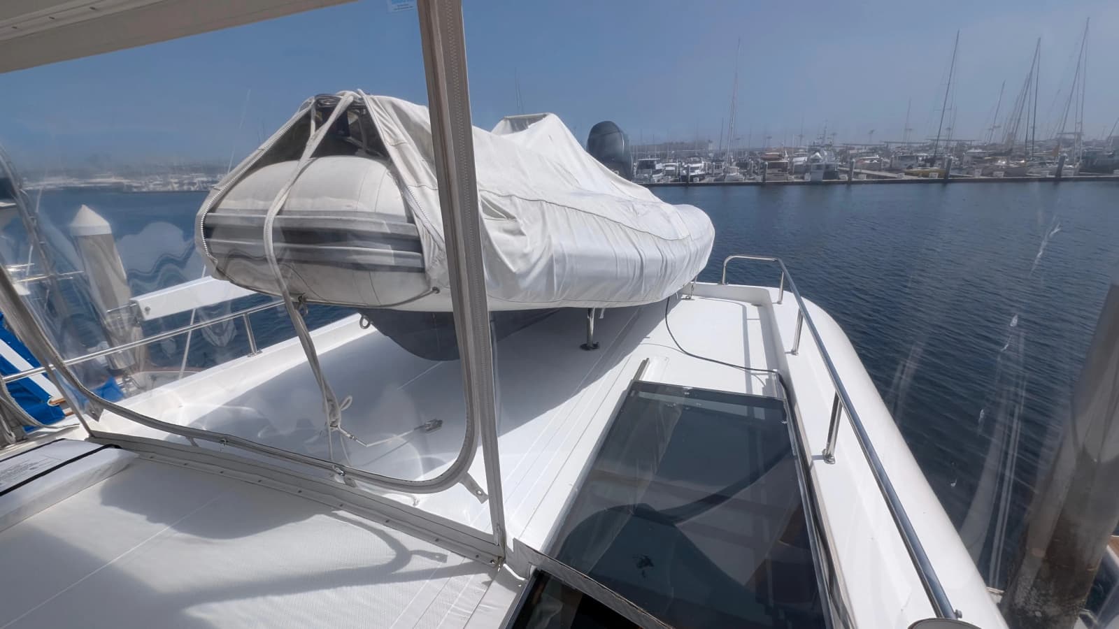 2004 Johnson Motor Yacht - Photo 19