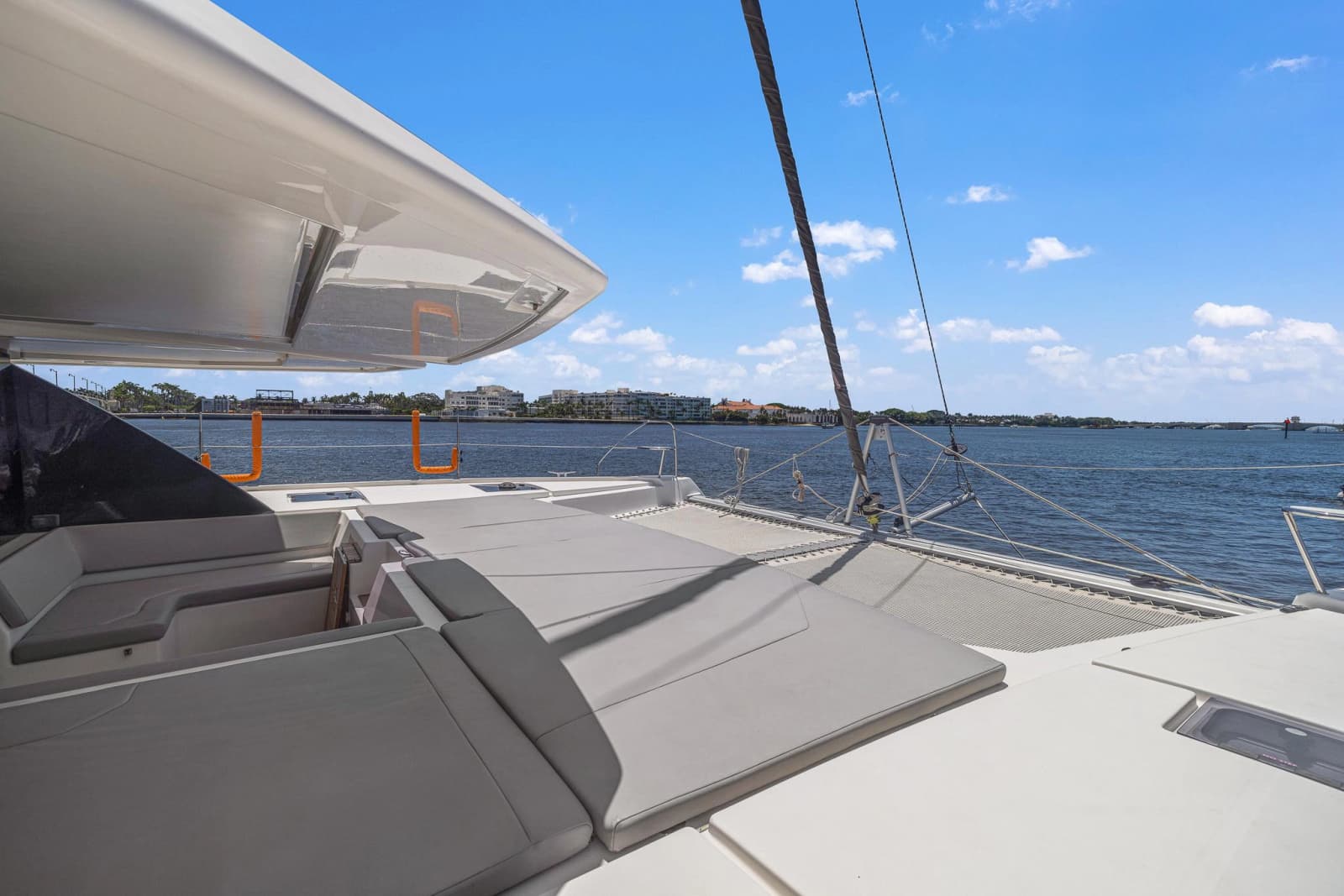 2019 Leopard 50 - Photo 15