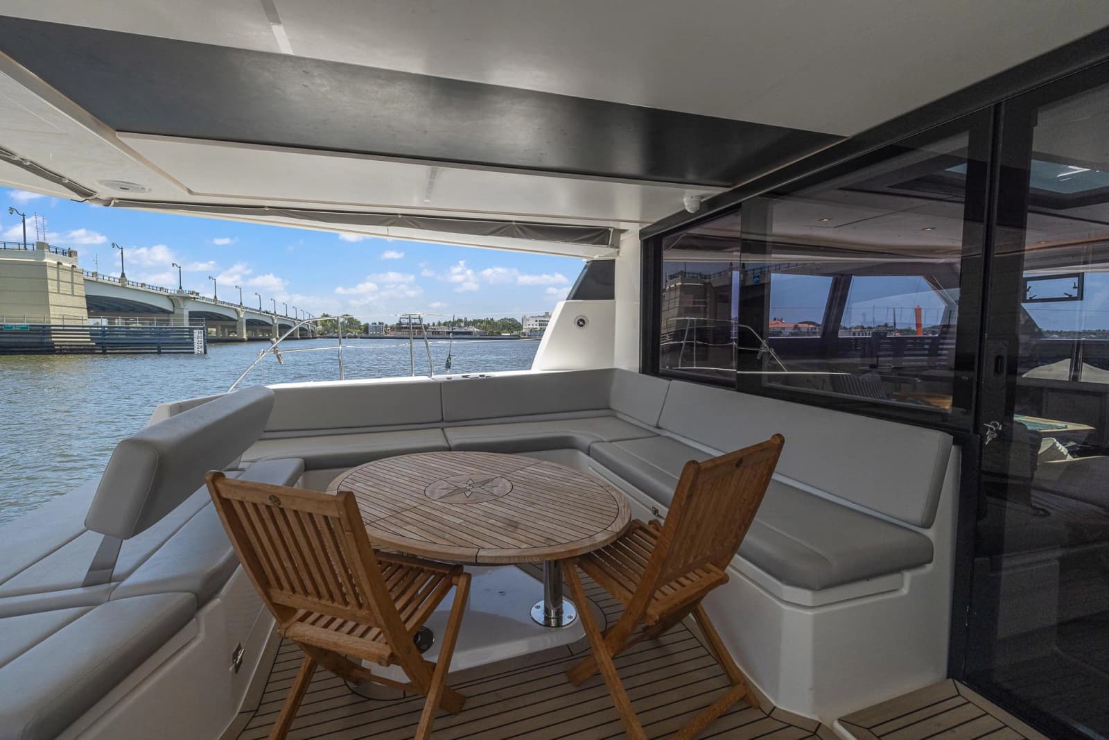 2019 Leopard 50 - Photo 17