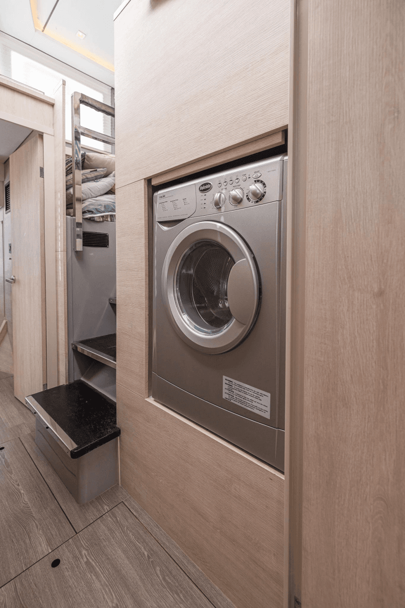 2019 Leopard 50 - Photo 25