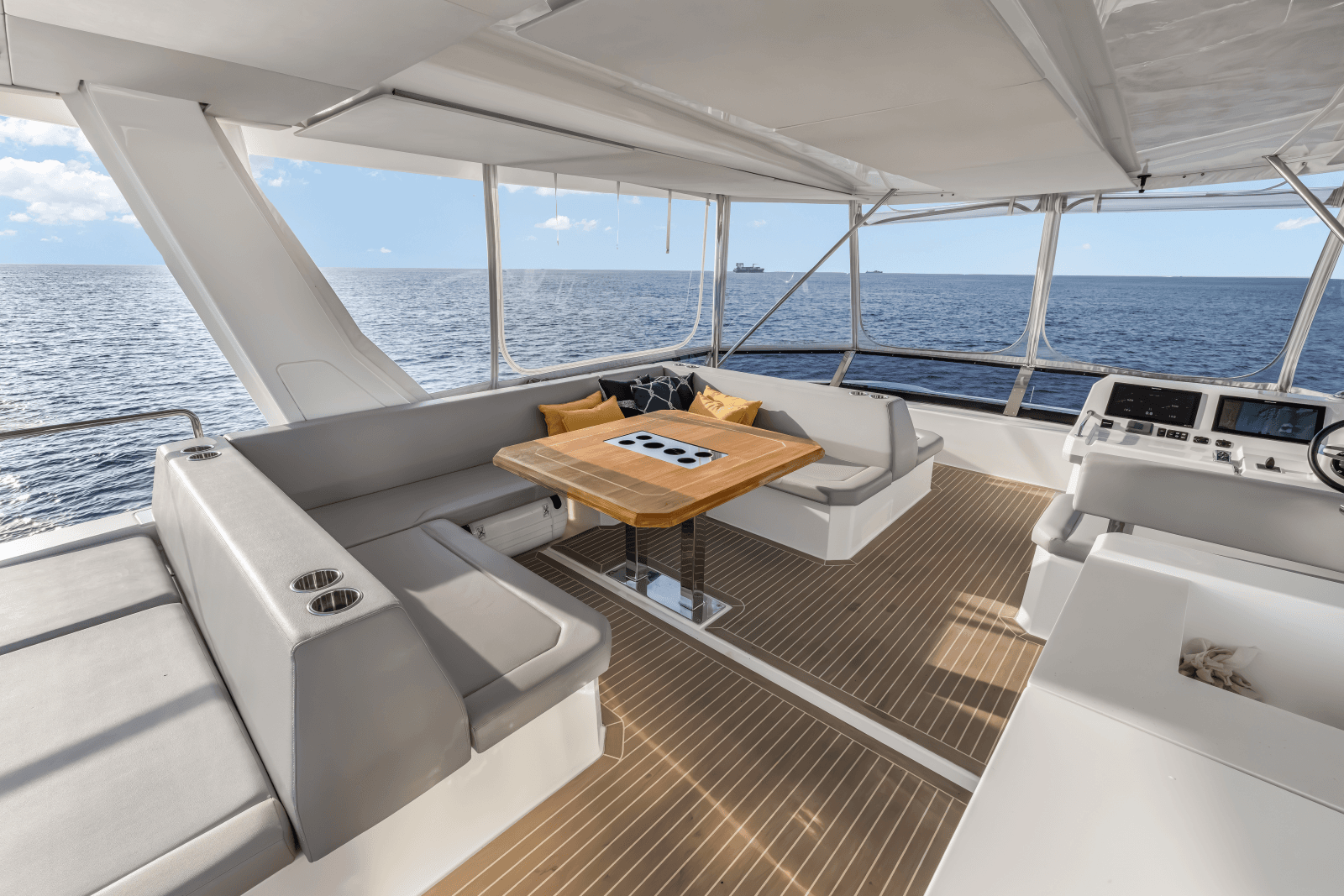 2021 Leopard 53 Powercat - Photo 9