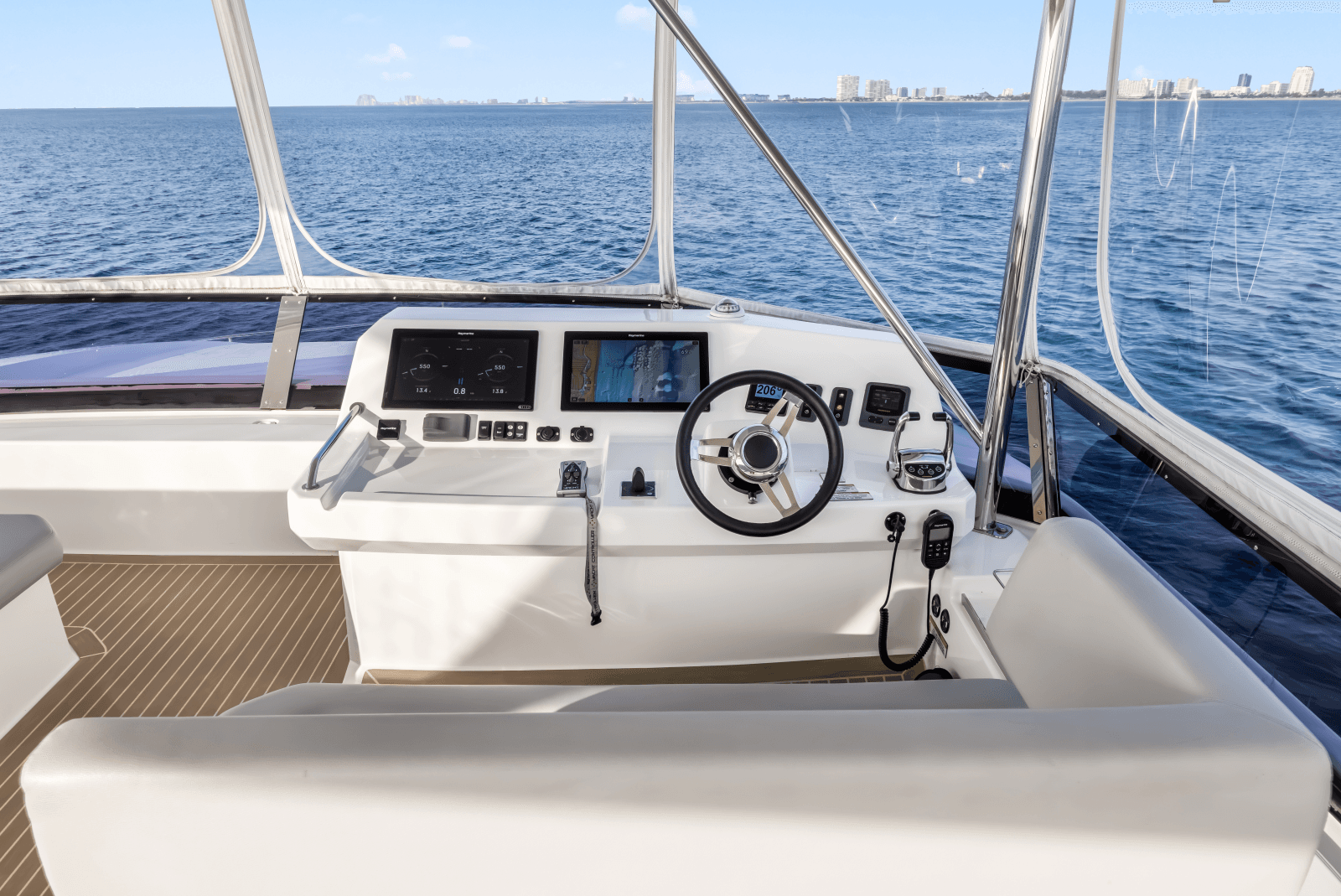 2021 Leopard 53 Powercat - Photo 10