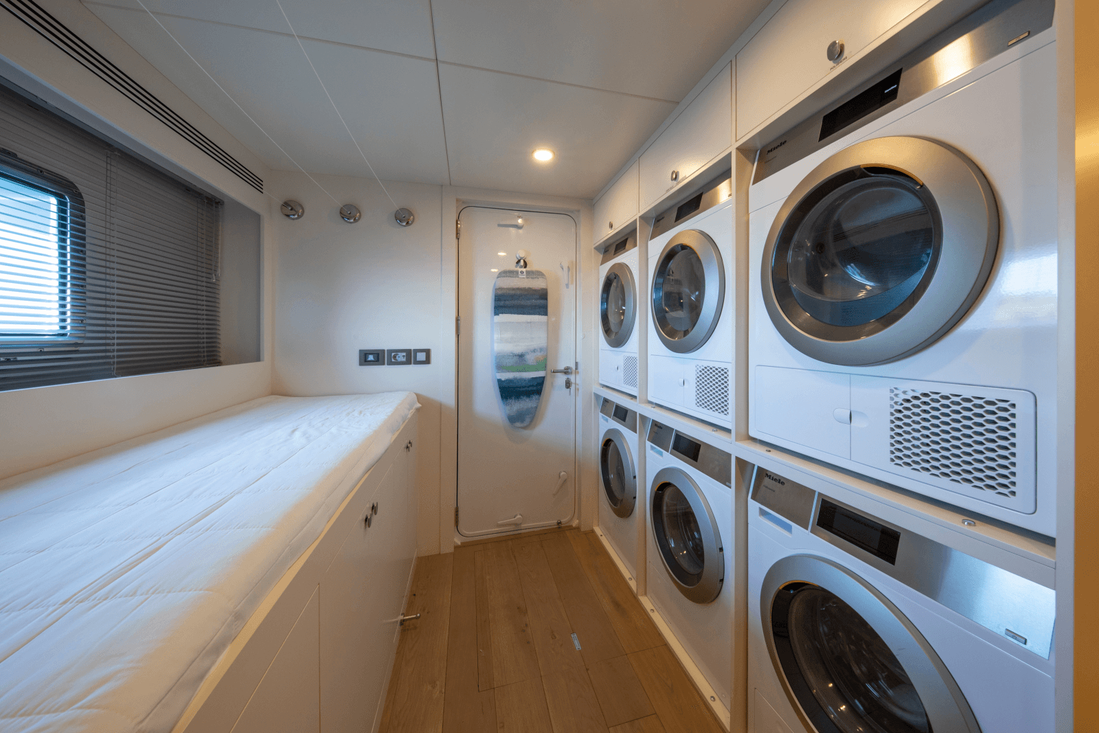 2023 Numarine 37XP - Photo 54