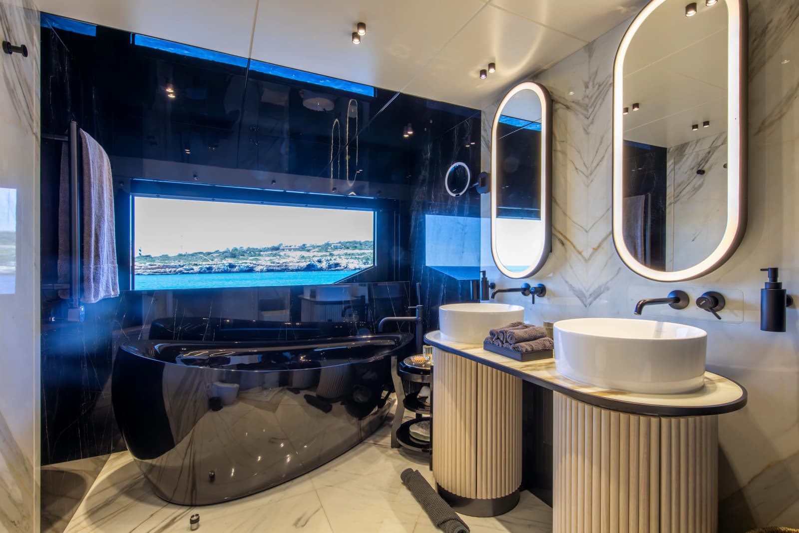 2023 Numarine 37XP - Photo 49