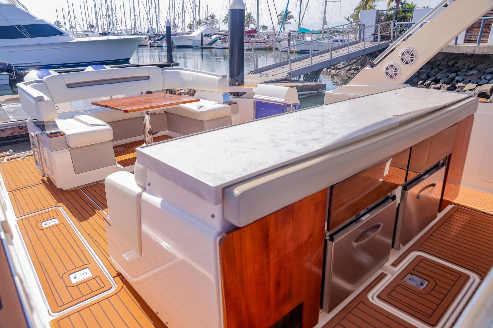 2022 Tiara Yachts 43 LS - Photo 20