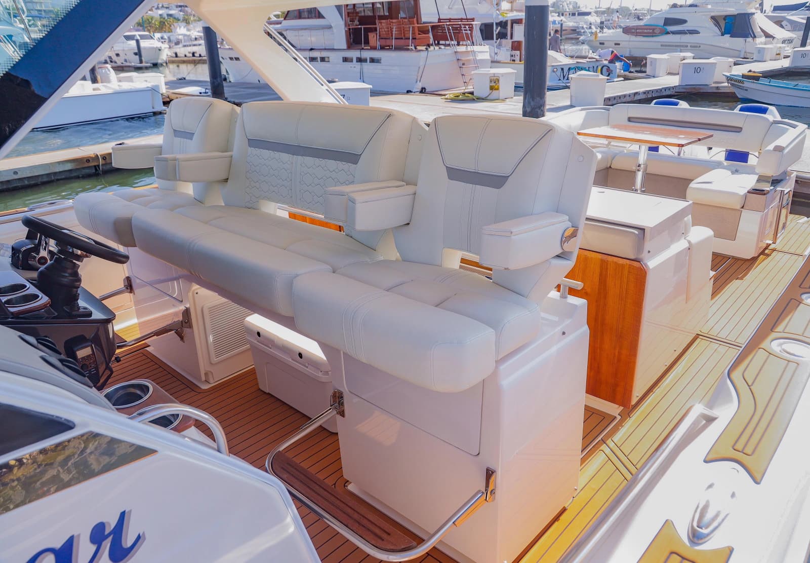 2022 Tiara Yachts 43 LS - Photo 18