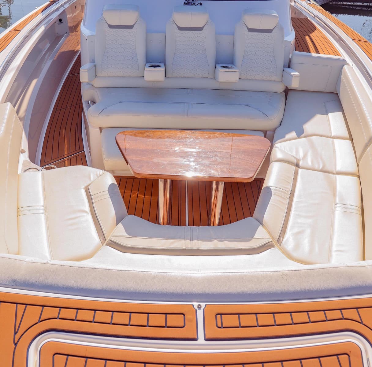 2022 Tiara Yachts 43 LS - Photo 11