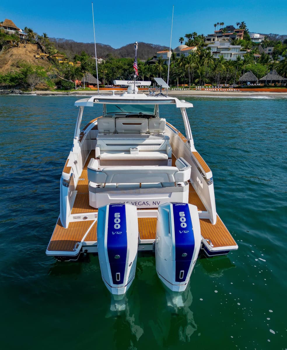 2022 Tiara Yachts 43 LS - Photo 9