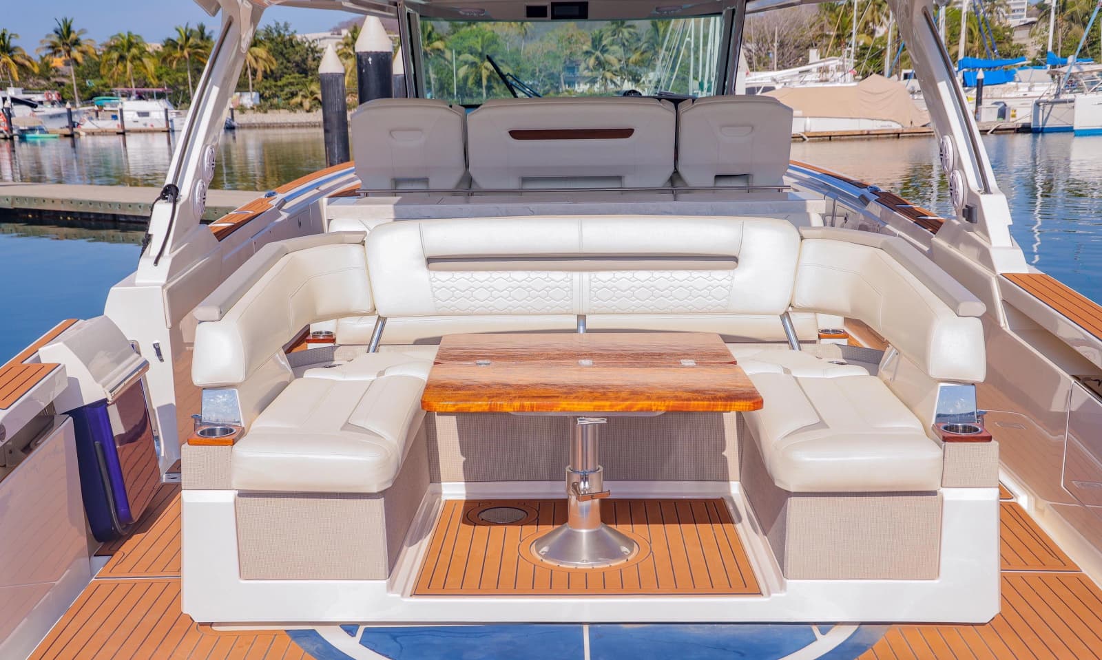 2022 Tiara Yachts 43 LS - Photo 23