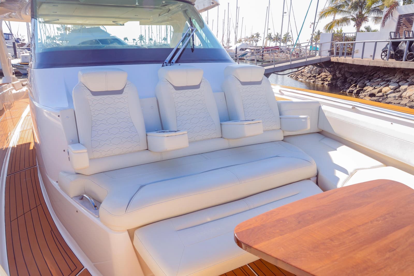 2022 Tiara Yachts 43 LS - Photo 12