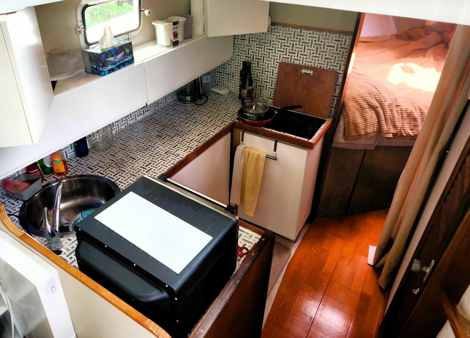 1982 Mainship 34 - Photo 3