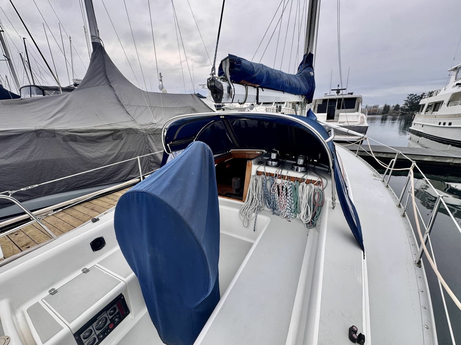 1991 Freedom 38 - Photo 6