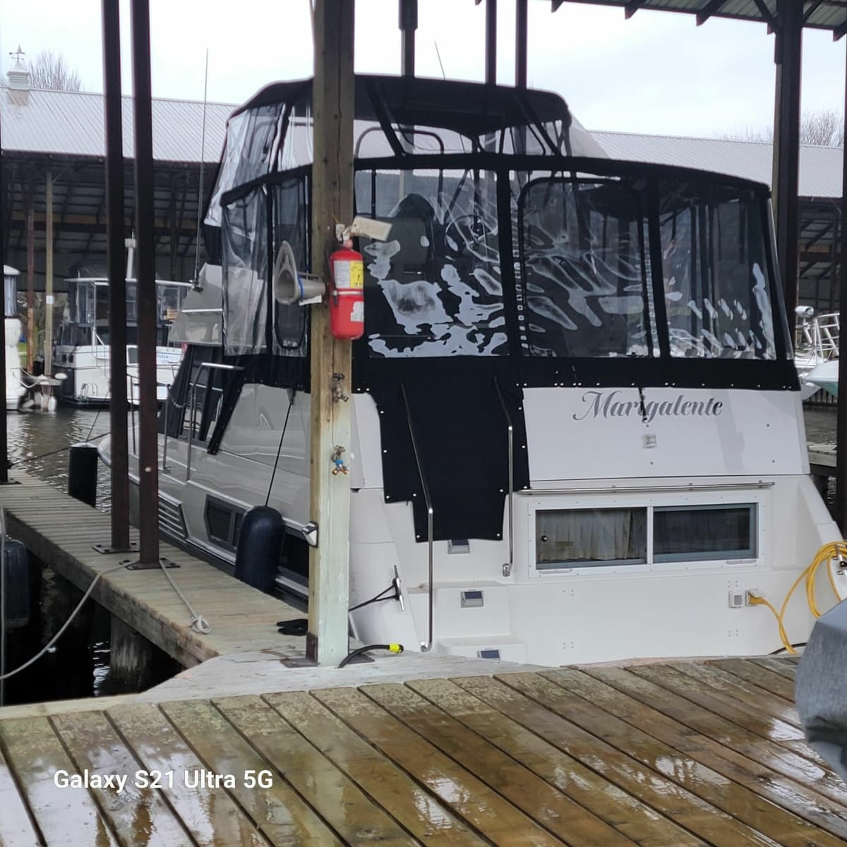 1995 Carver 325 Motor Yacht - Photo 2
