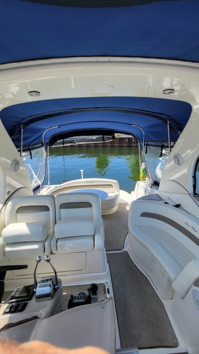 2003 Sea Ray 320 Sundancer - Photo 10