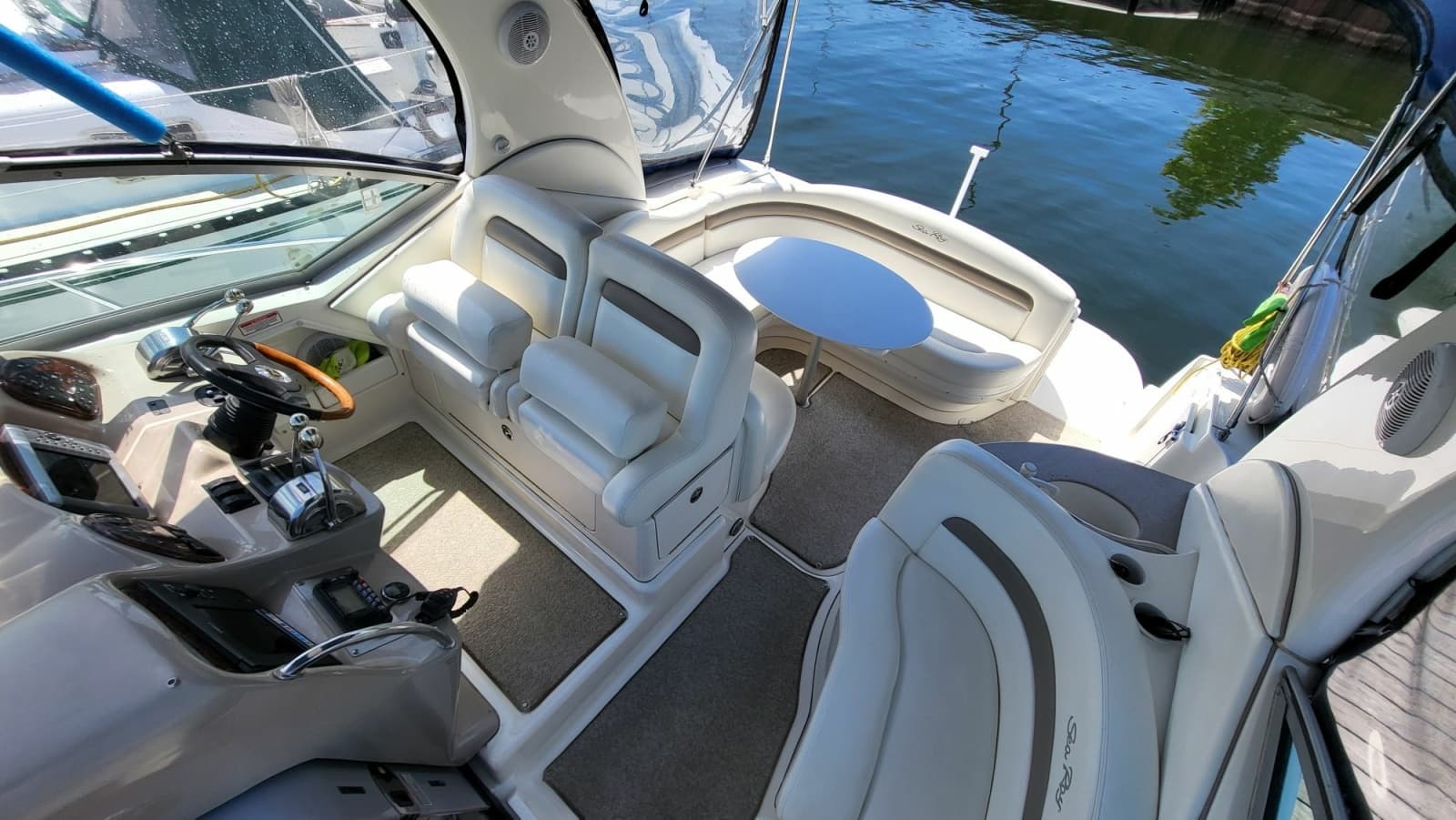 2003 Sea Ray 320 Sundancer - Photo 8