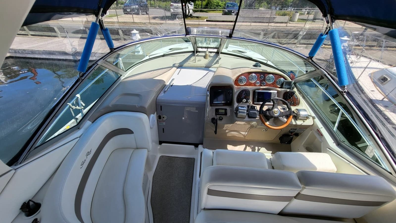 2003 Sea Ray 320 Sundancer - Photo 11